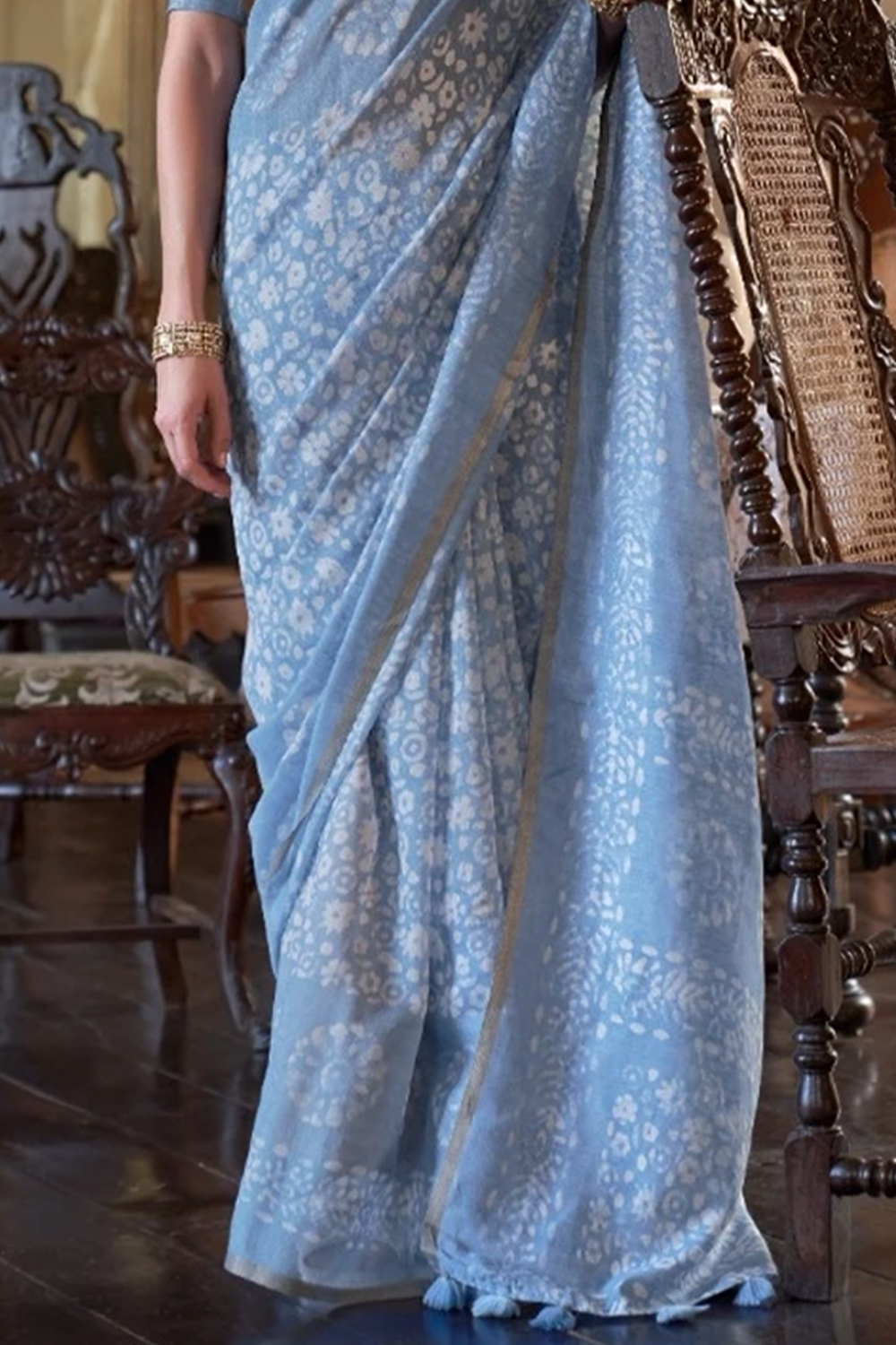 Ambikam Light Blue Floral Printed Casual Cotton Saree With Simple Blouse.